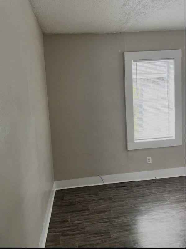 Foto del edificio - 954 Baltimore St