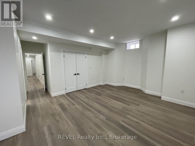 Photo du bâtiment - 1 Tilsonburg Ave