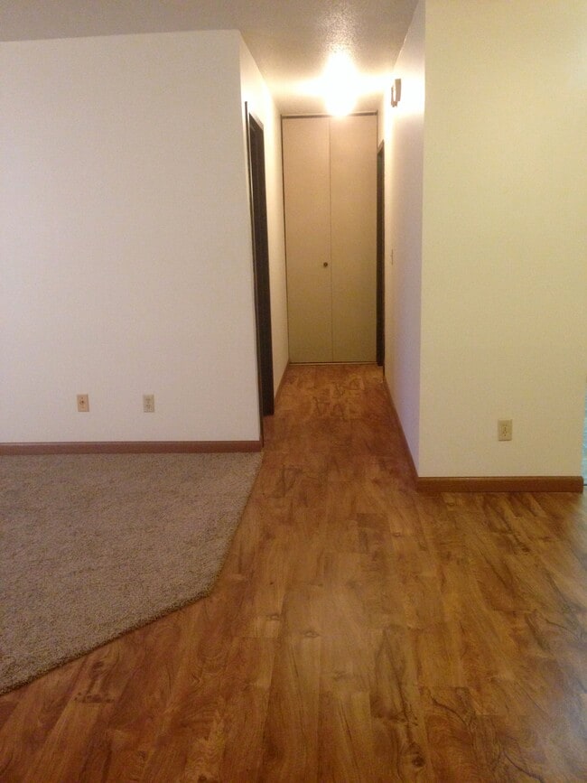 Foto del edificio - 211 W 9th St