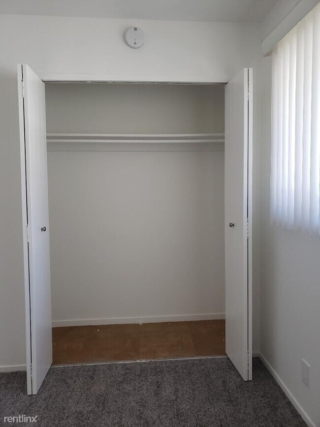 Building Photo - 1880 Ednamary Way