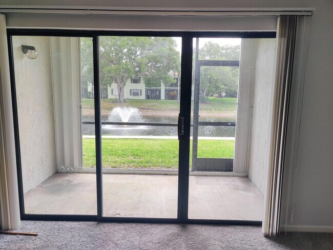 Foto del edificio - 701-701 Sabal Ridge Cir