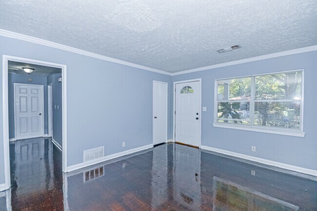 Building Photo - 928 Grenada Dr