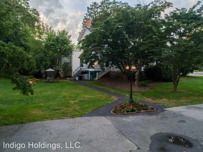 Building Photo - 404 County Rd