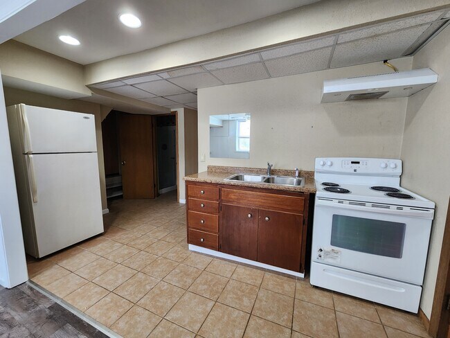 Foto del edificio - 604 W Seerley Blvd