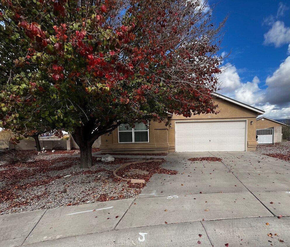 Primary Photo - Beautiful 3 bedroom located in s.e heights