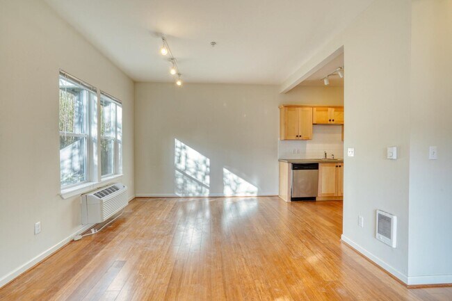 Foto del edificio - 8320 N Princeton St