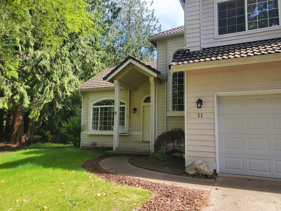 11 E Westlake Way, Allyn, WA 98524 House for Rent in Allyn, WA