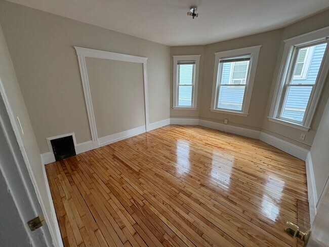 Foto del edificio - 16 Maine Ave