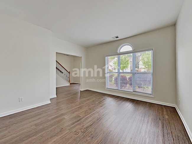 Building Photo - 2026 Peach Shoals Cir
