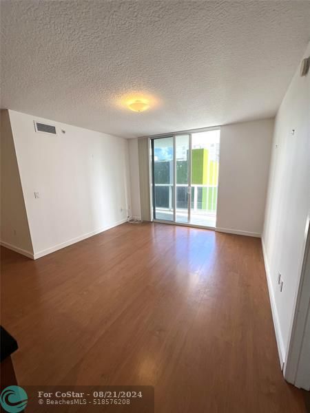 Foto del edificio - 601 NE 23rd St