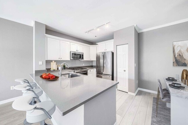 Building Photo - River Run at Naperville