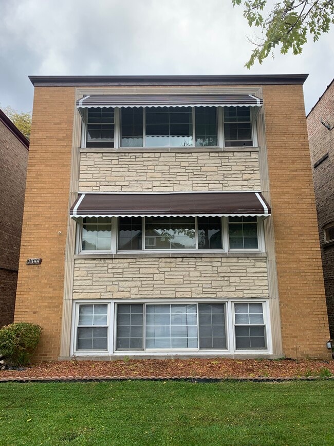 Building Photo - 1344 Maple Ave