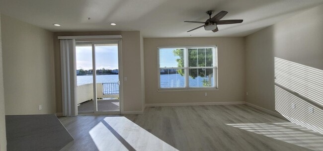 Building Photo - 400 Baltic Cir