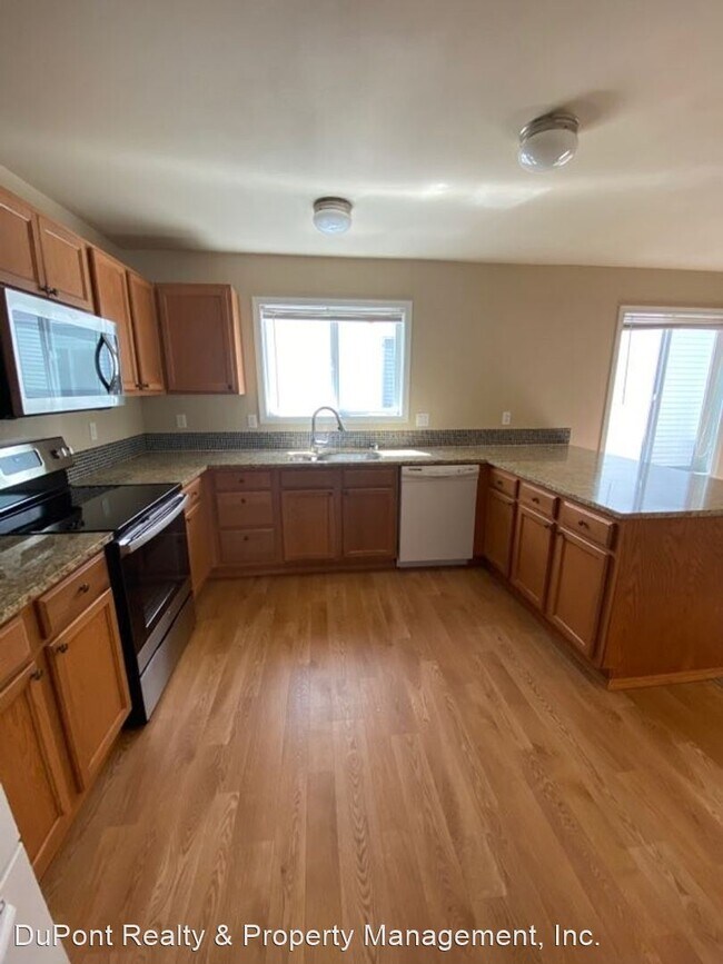 Building Photo - 3 br, 2.5 bath House - 3234 Hoffman Hill Blvd