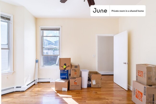 Building Photo - Private bedroom in 2 bed/1 bath Home