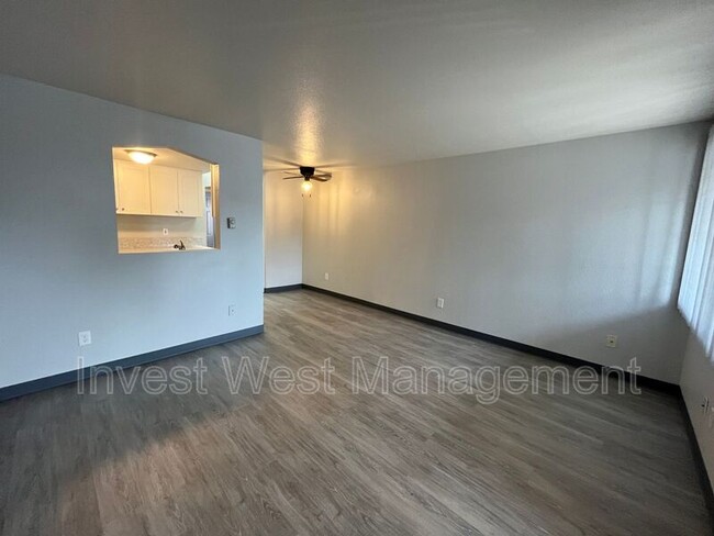 Foto del edificio - 632 SE Russell St