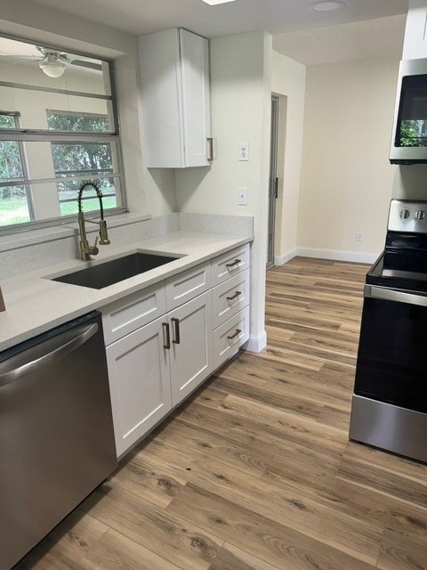 Foto del edificio - 7406 Pacific Ave