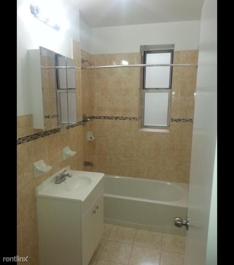 Foto del edificio - 409 E 21st St