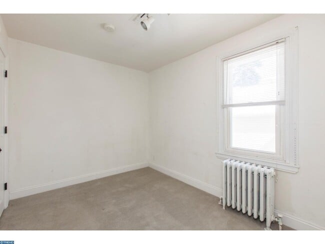 Building Photo - Beautifully Renovated 4 Bedroom, 1.5 Bath ...