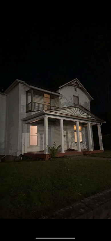 Foto principal - 209 E Baxter Ave
