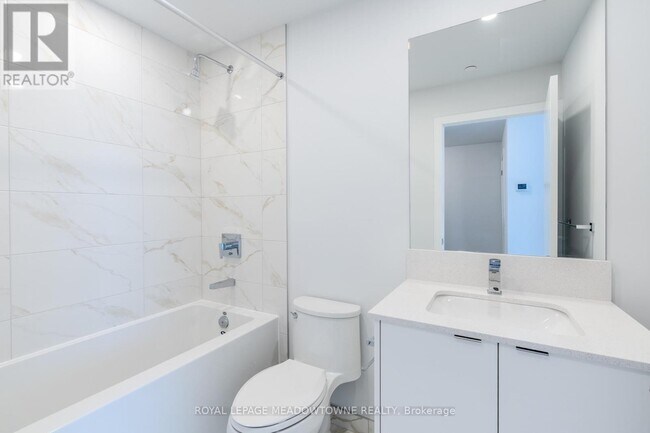 Photo du bâtiment - 4130-4130 Parkside Village Dr