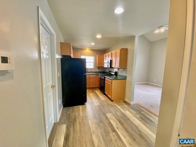 Building Photo - 115 Waterbury Ct