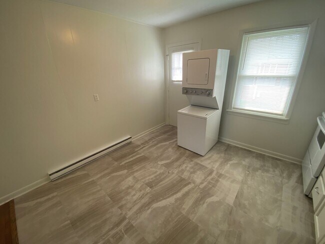 Foto del edificio - Renovated Apartment Near Duke West / W&D /...