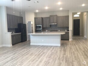 Building Photo - 421 Fair Oaks Dr