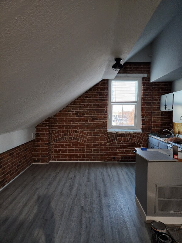 Primary Photo - 109 N Kimball Ave
