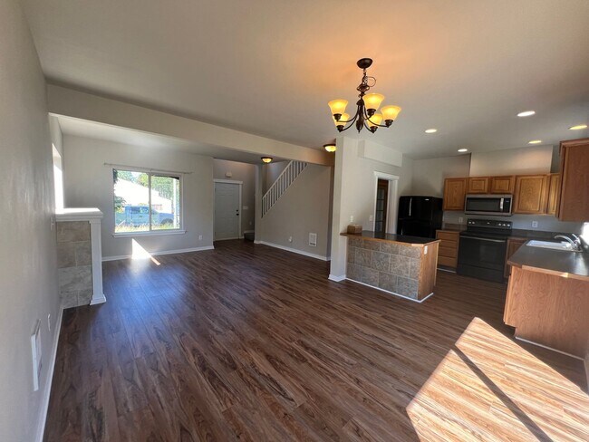 Foto del edificio - 5 Bedroom 2 Bath House Close to Whatcom Falls Park