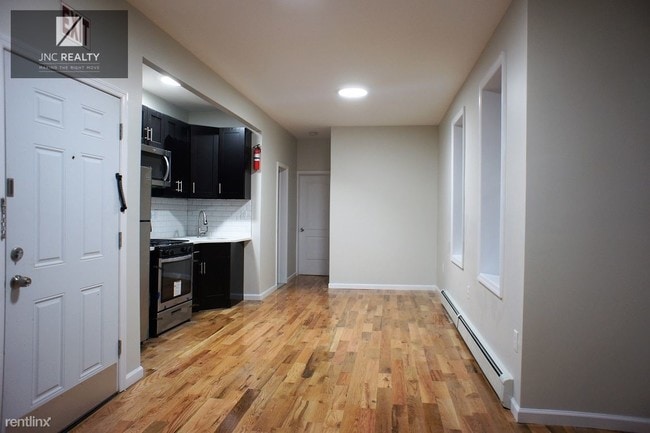 Building Photo - 5 br, 2 bath  - 1232 Saint Lawrence Ave