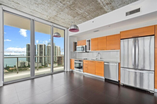 Foto del edificio - 3470 E Coast Ave