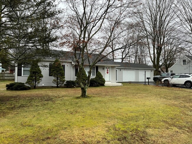 Building Photo - 28 Charles St