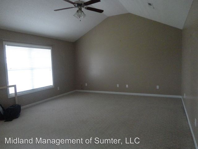 Building Photo - 3380 Sportsman Dr