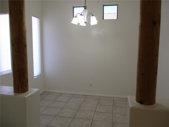 Building Photo - 2675 Desert Flowers Dr