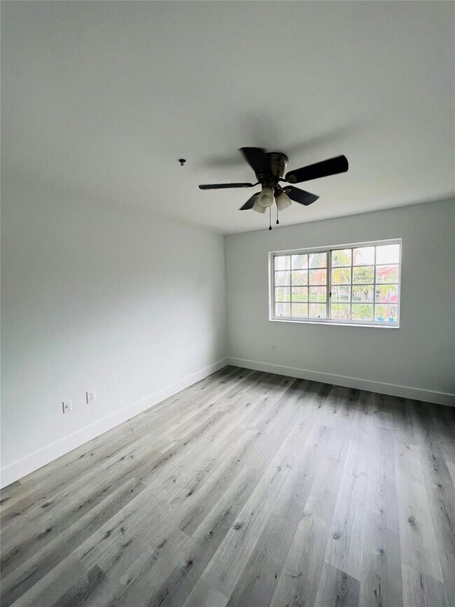 Foto del edificio - 2113 Renaissance Blvd