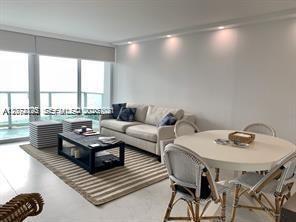 Foto del edificio - 100 Bayview Dr