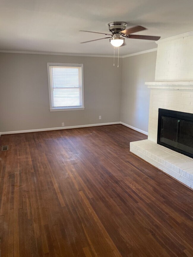 Photo - 10 W Twenty-Eighth St House