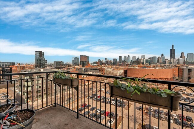 Balcón del primer piso - 6 S Laflin St