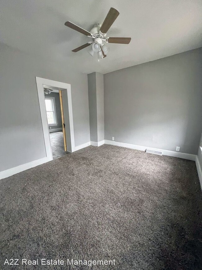 Building Photo - 3 br, 1 bath House - 1033 W 6th Street
