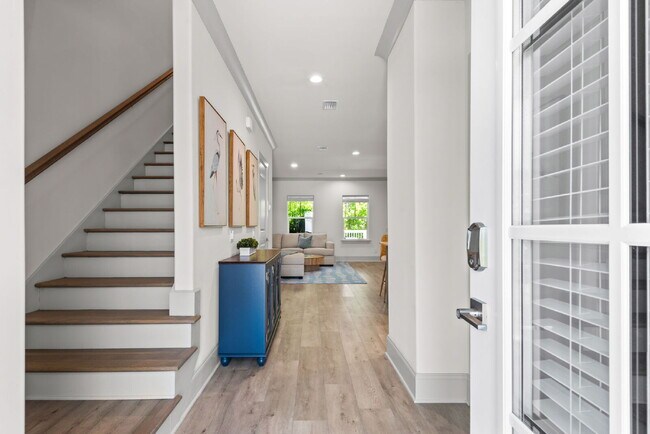 Building Photo - 45 Golden Bell Ct