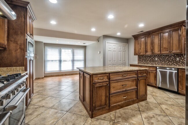 Building Photo - 2598 Cedar Ridge Dr