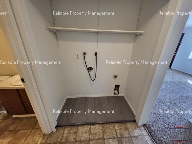 Foto del edificio - 737 Cleveland St