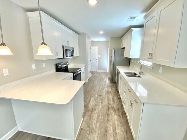 Building Photo - Available Now @ Rasco Farms Brand New 4-be...