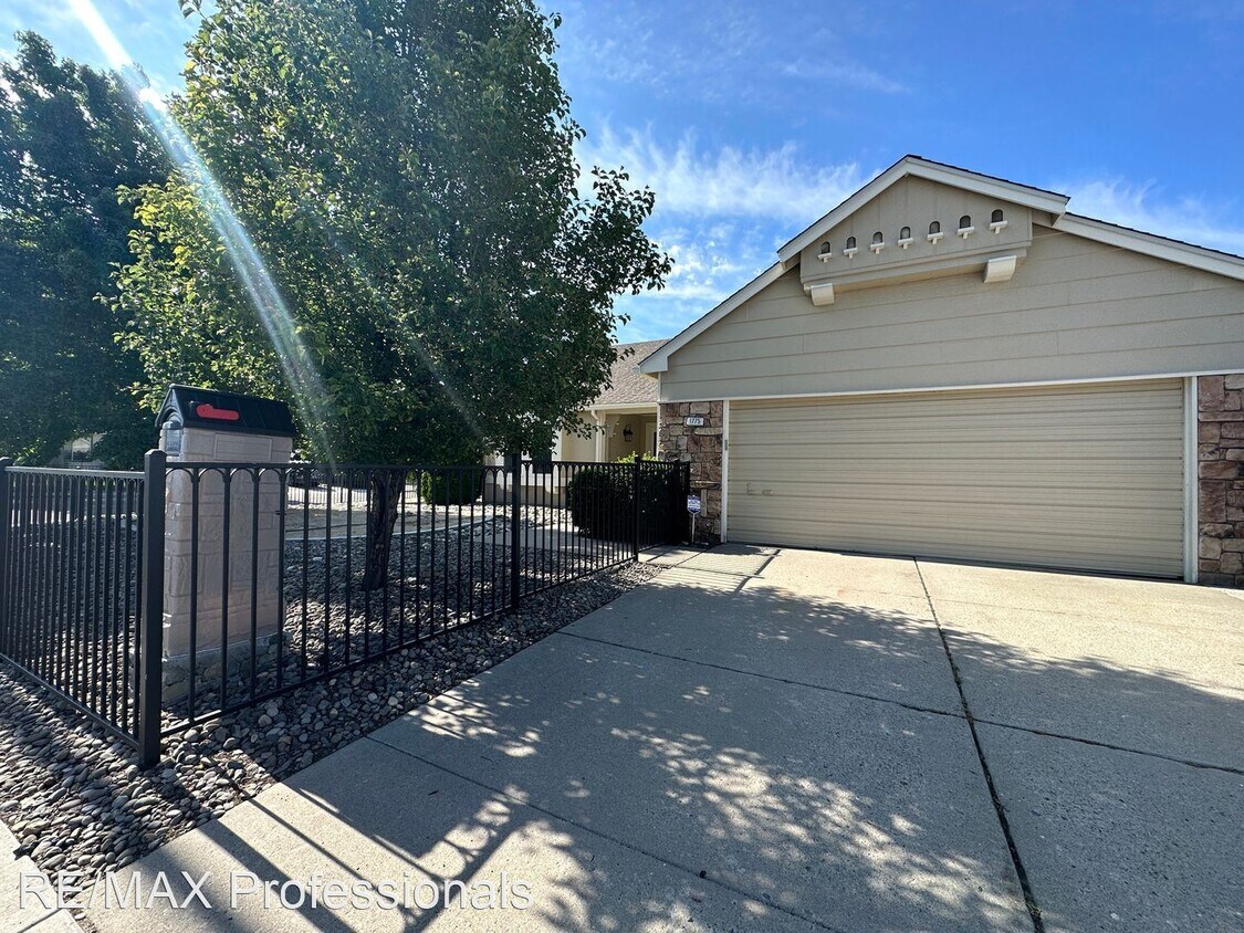 3 br, 2 bath House 1775 Whitewood Drive House for Rent in Sparks