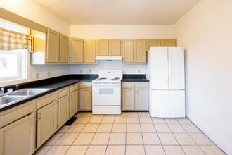 Building Photo - 317 W 4th St