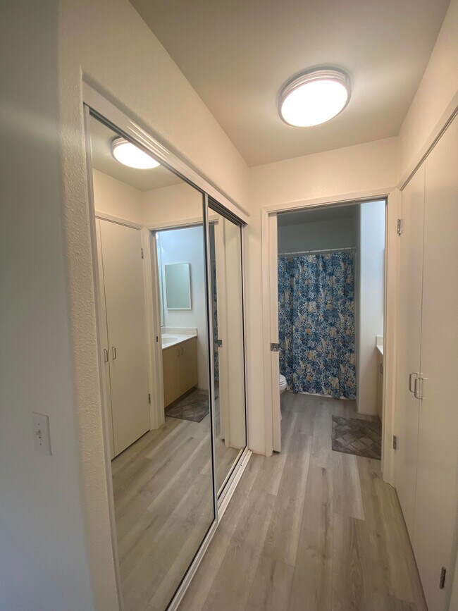 Master Bath - 95-1141 Koolani Dr