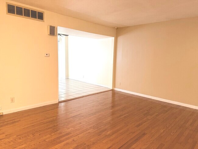 Foto del edificio - 400 Wellington Ln