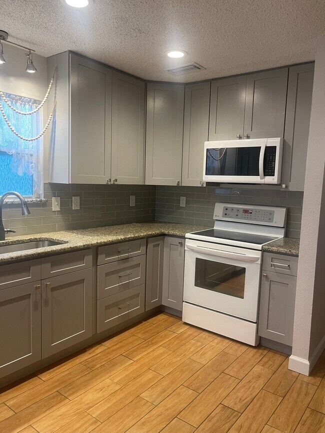 Foto del edificio - 2928 Del Rio Dr