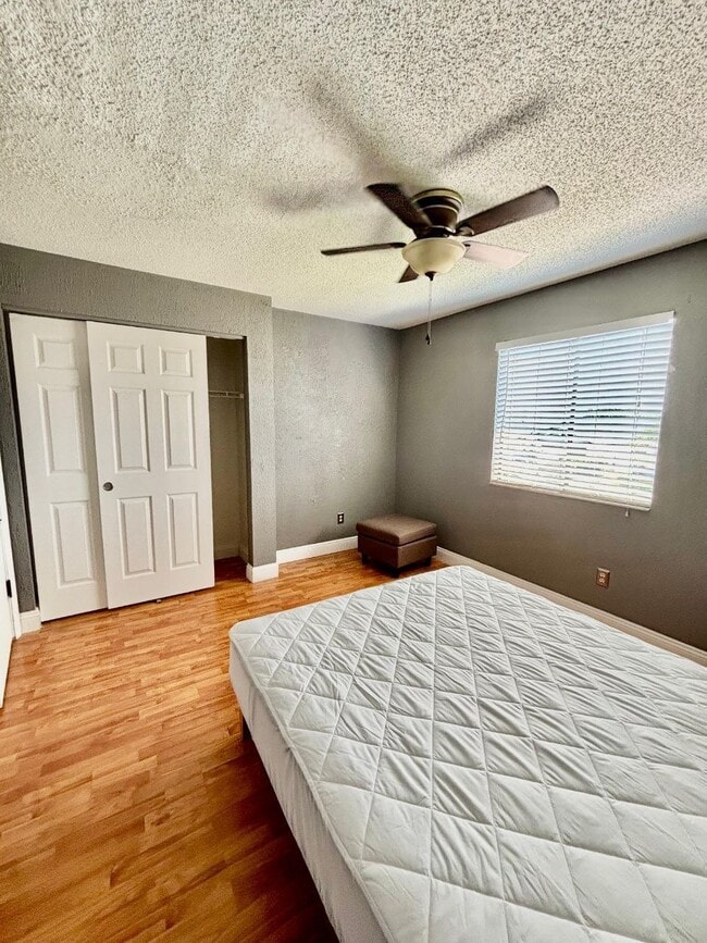 Photo - 106 Coralwood Cir House
